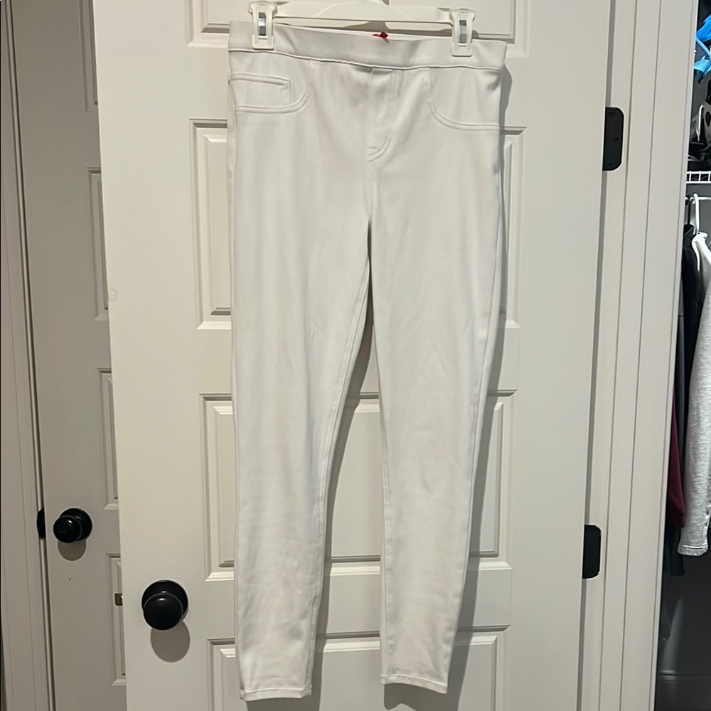 White High-Waisted Leggings